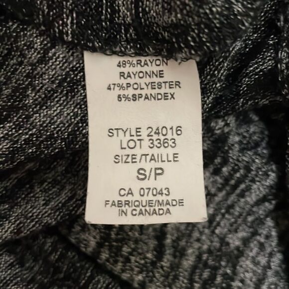 M & E Sleeveless Duster Cardigan Size Small - Picture 8 of 9